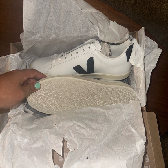 Veja Esplar Sneakers - Picture 2 of 5